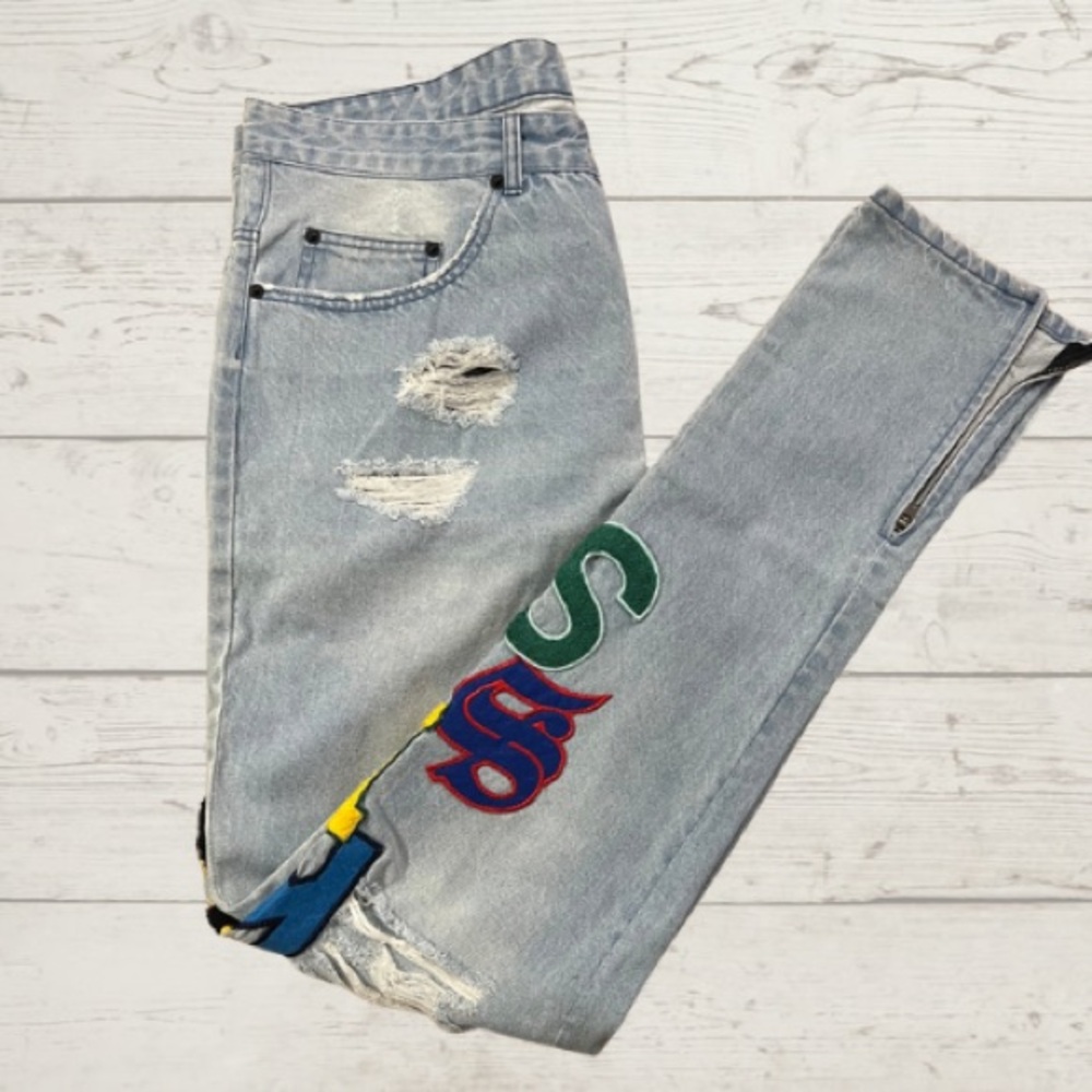 Young and Reckless | Mens Distressed Light Wash Jeans w/ “Reckless” Patch 36X32